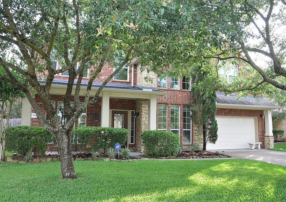 1st image of 806 Almond Pointe