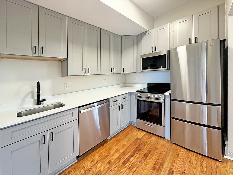 Cape Fear Apartments — Photo 41
