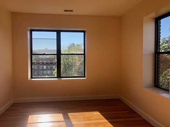 3rd image of 95 N Walnut St APT 505