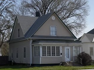 124 4th Ave, Holdrege, NE 68949