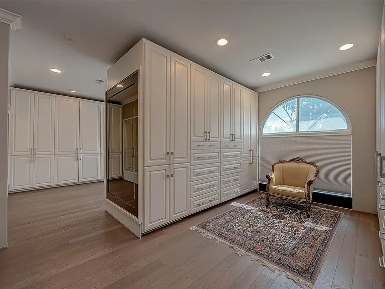 12445 Memorial Dr — Photo 28