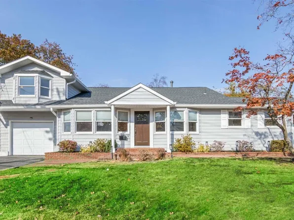 6 Wren Court, Northport, NY 11768