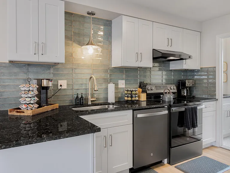 53 Hollywood Ct — Photo 10