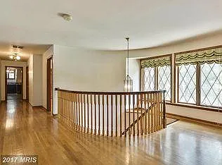 5 bed, 7800 sqft, $675 — Photo 2