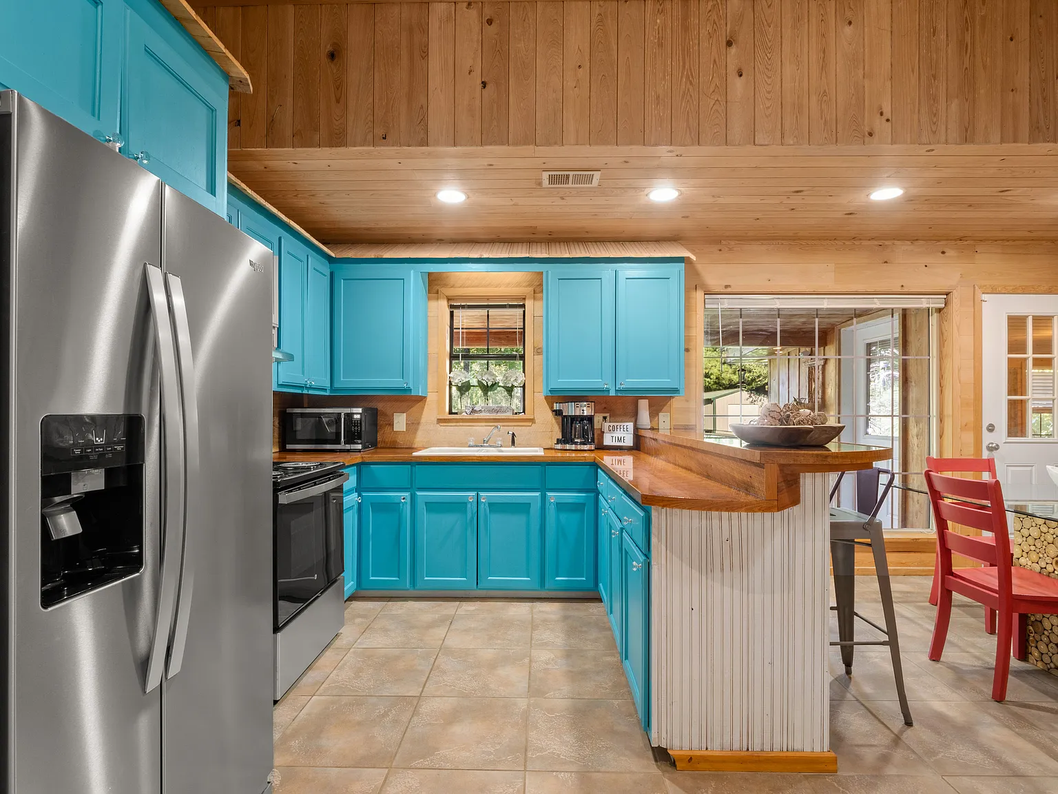 2 bed, 1200 sqft, $3,200 — Photo 3