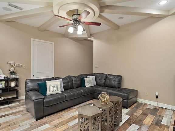 4th image of 3813 Santo Cielo St