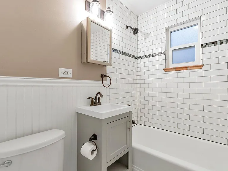 2822 W 38th Ave — Photo 3