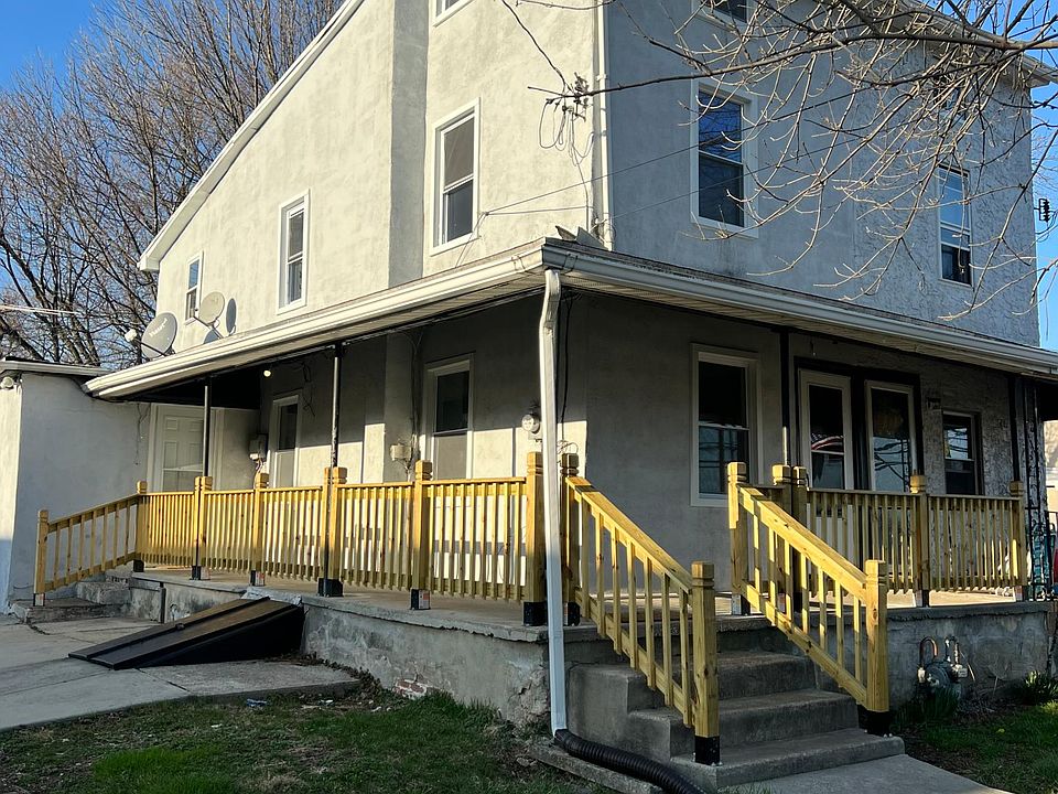 1st image of 208 N Academy Ave