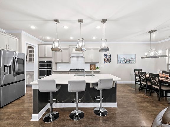4th image of 1028 Maleventum Way