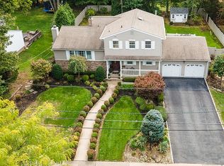 11 Cardinal Way, Wayne, NJ 07470
