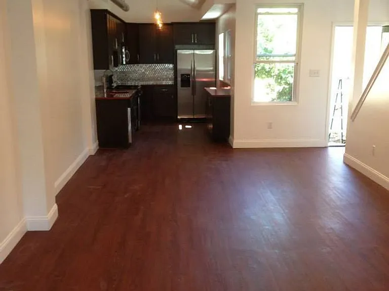 1815 Jane St — Photo 6
