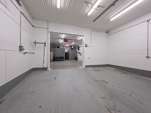 5th image of 654 Acorn Dr #2