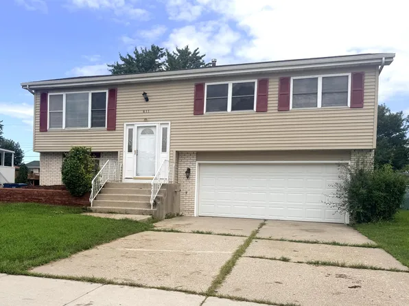 611 Pierce Ave, Dyer, IN 46311