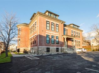 32 Carey St APT 1A, Newport, RI 02840