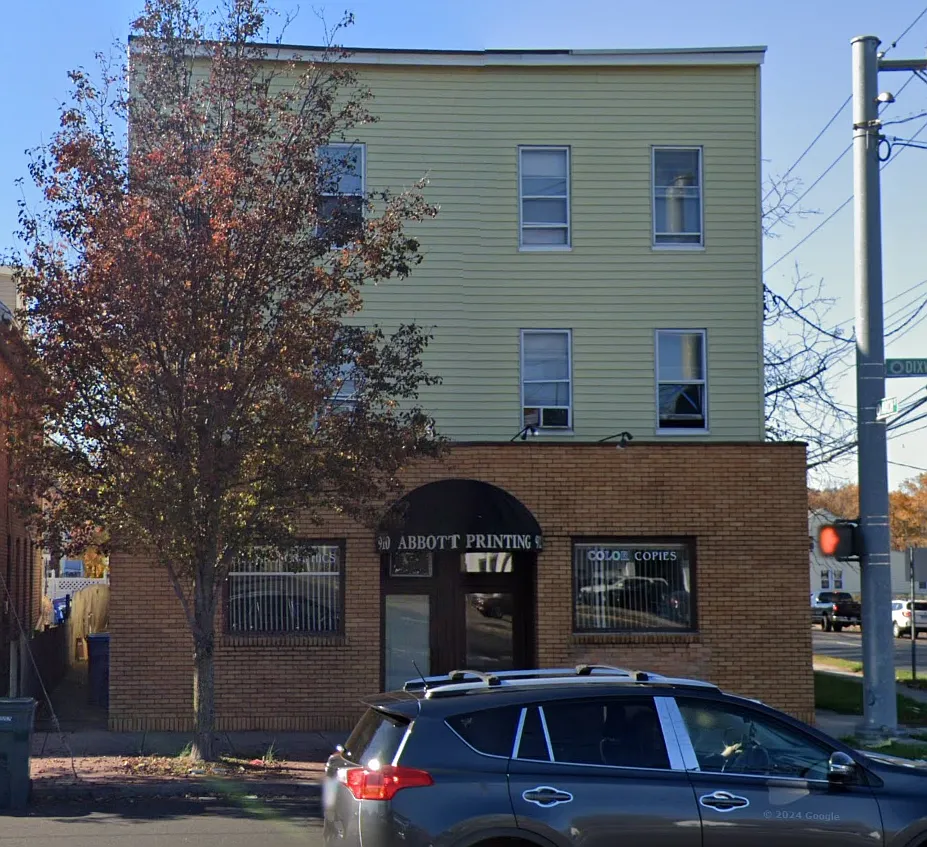 910 Dixwell Avenue - 2R — Photo 1
