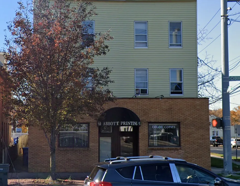 910 Dixwell Ave #2R