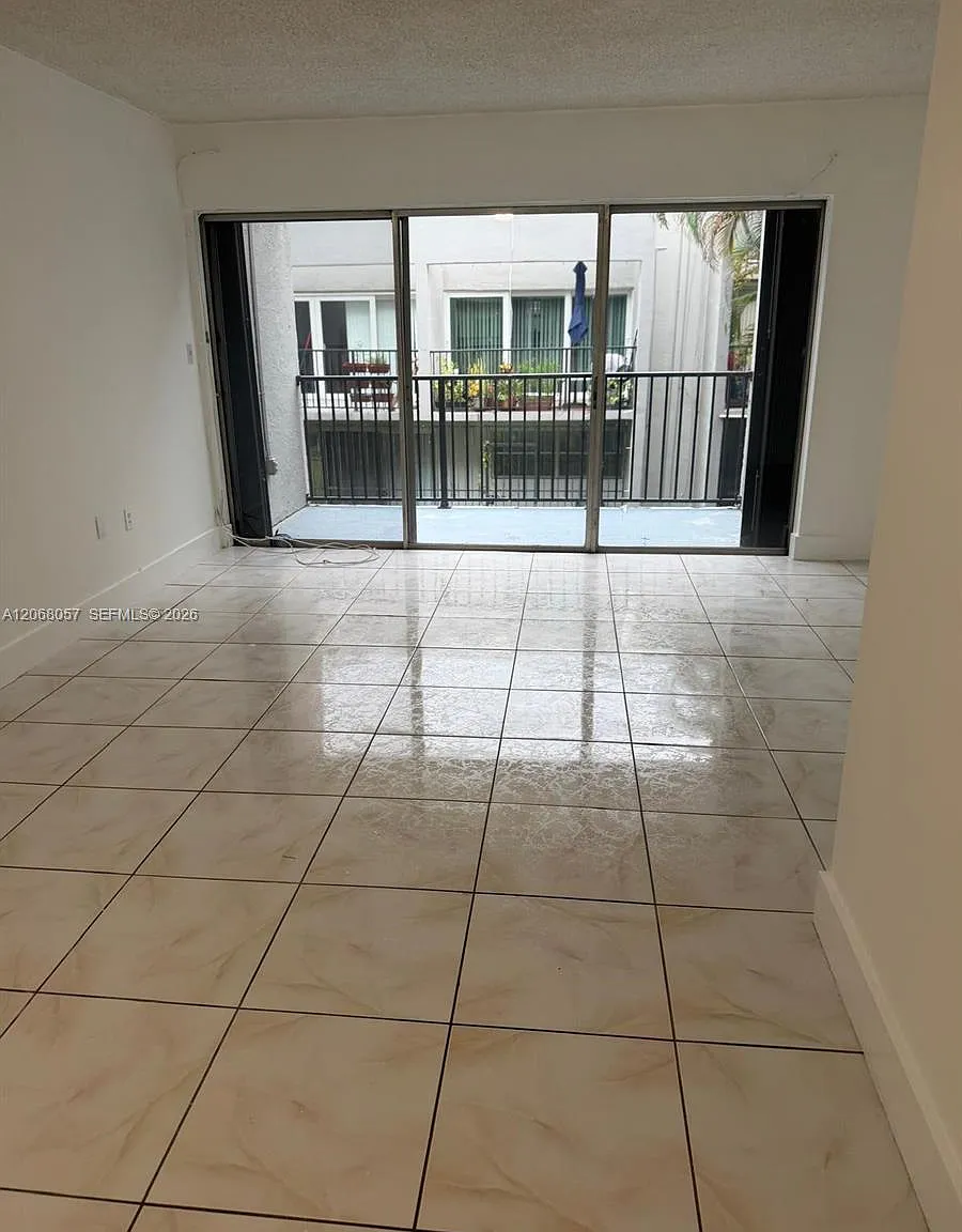 Park East Condo — Photo 4
