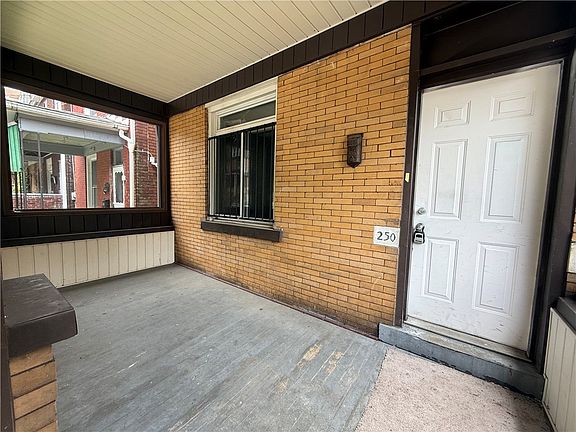 3rd image of 250 Renova St