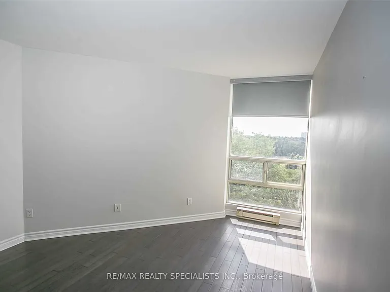 45 Kingsbridge Garden Cir #601 — Photo 16