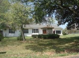 520 Roberts St, Oil City, LA 71061