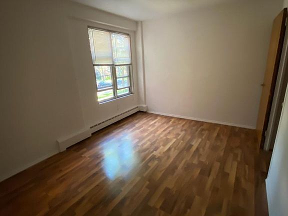 4th image of 2600 W Berwyn Ave APT 201
