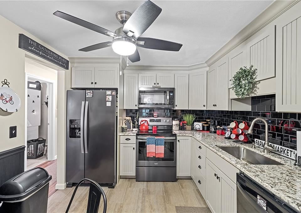 1st image of 701 Pinewood Dr