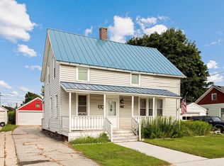 719 S 18th St, Manitowoc, WI 54220