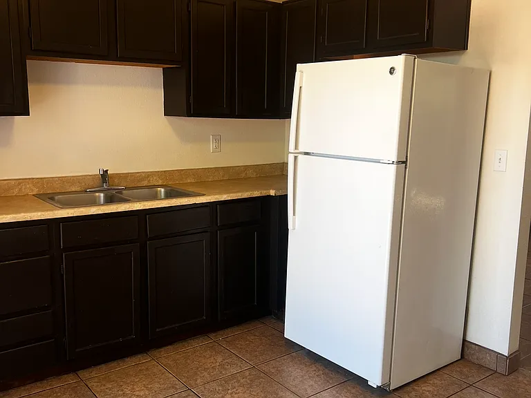 1921 N Madelyn Ave — Photo 12