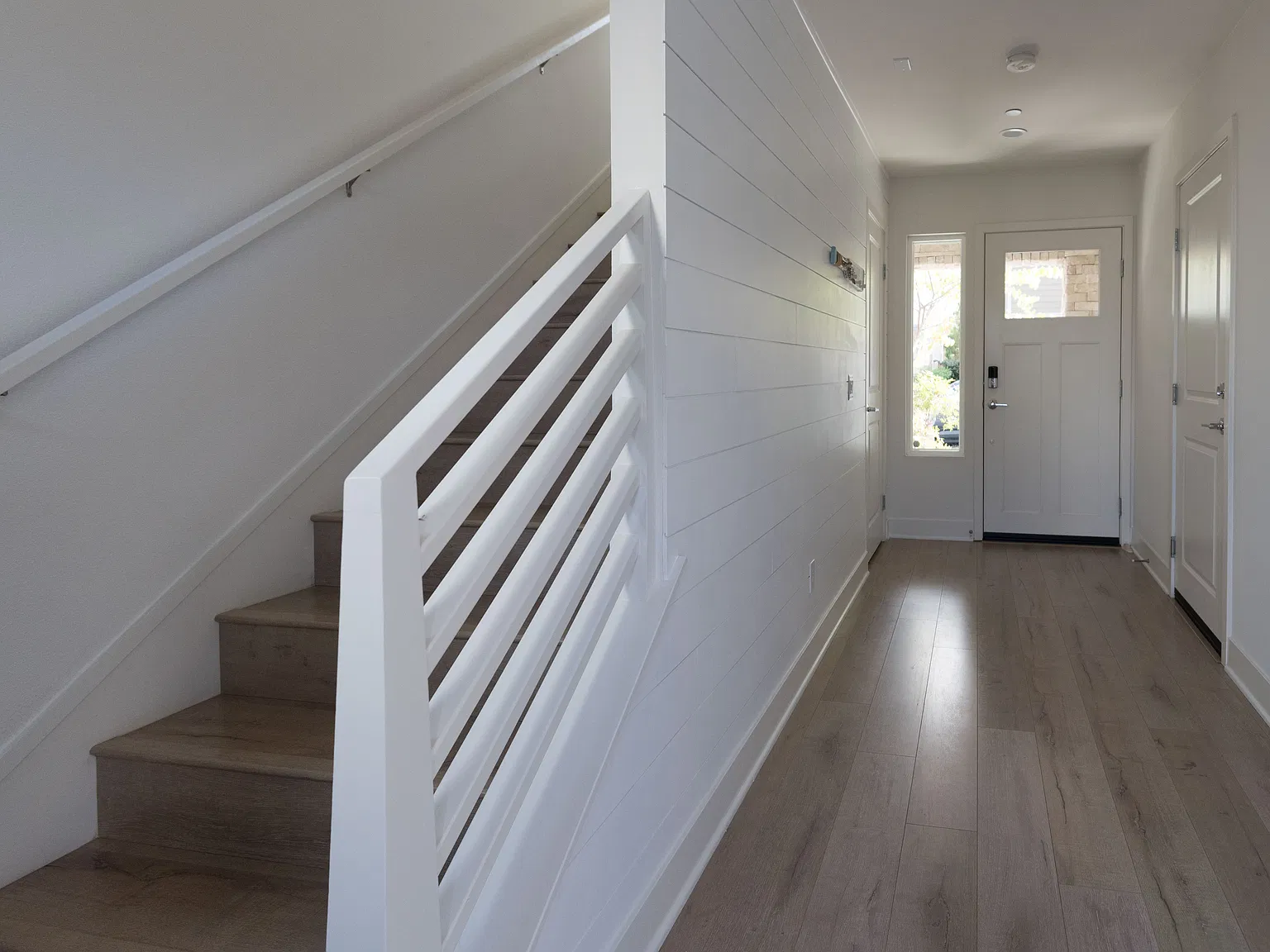 3 bed, 1996 sqft, $6,500 — Photo 3