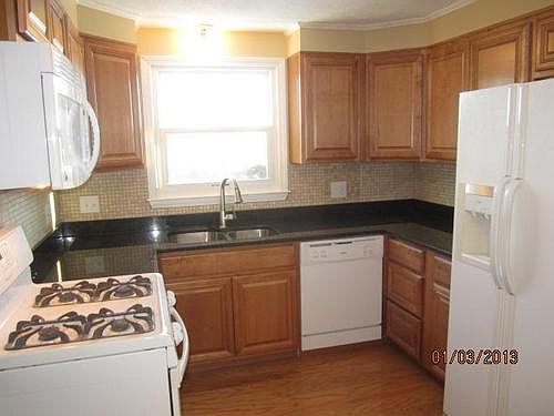 5th image of 26 Montanari Dr