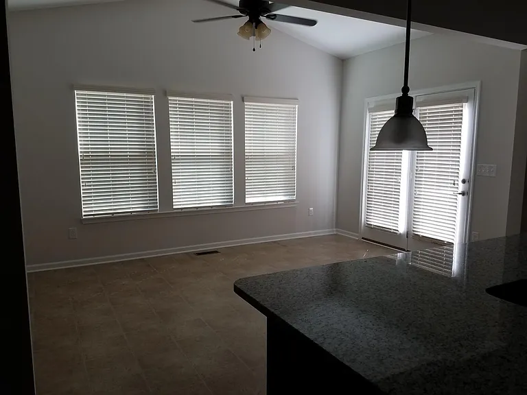 106 Squaregaiter Ln — Photo 5