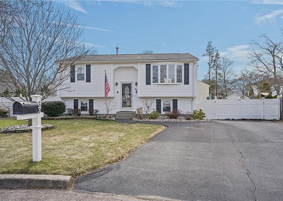 1st image of 39 Gateway Ct