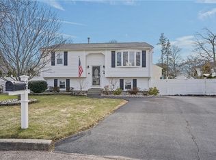39 Gateway Ct, Warwick, RI 02889