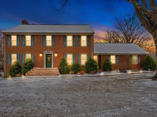 6211 Buckland Mill Rd, Roanoke, VA 24019