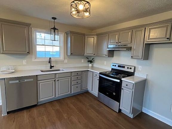 4th image of 808 Pinoak Dr