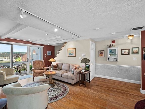 4th image of 126 Merrimac St Unit 29