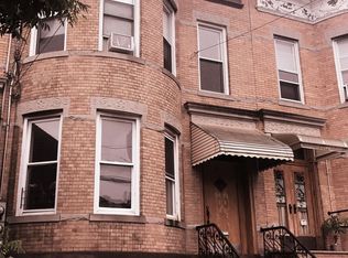 5821 70th Ave, Ridgewood, NY 11385