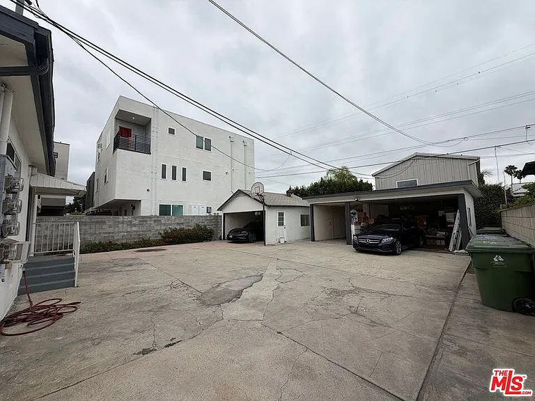 2240 Crenshaw Blvd #B — Photo 3