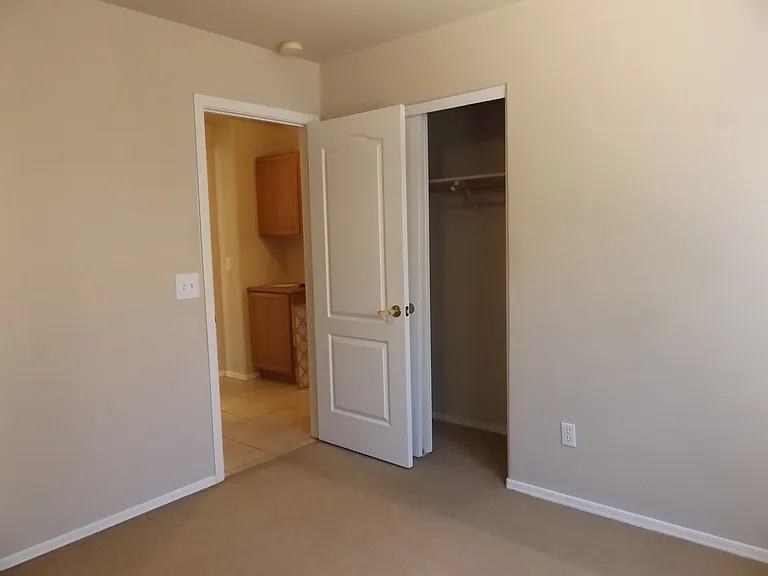 116 W Del Rio St — Photo 16