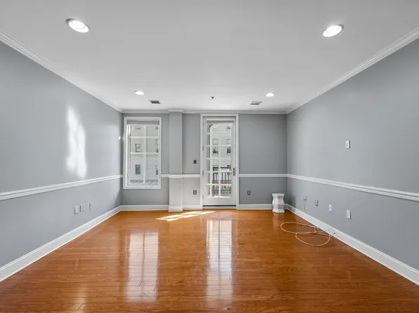 727 Monroe Street image 8 of 24