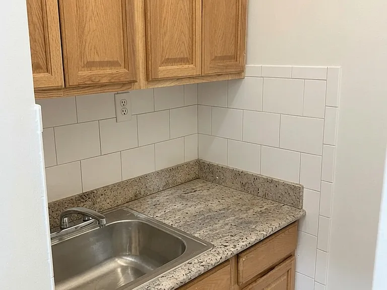 520 E 84th St #1A — Photo 3