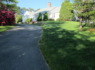 1034 Old Post Rd, Cotuit, MA 02635