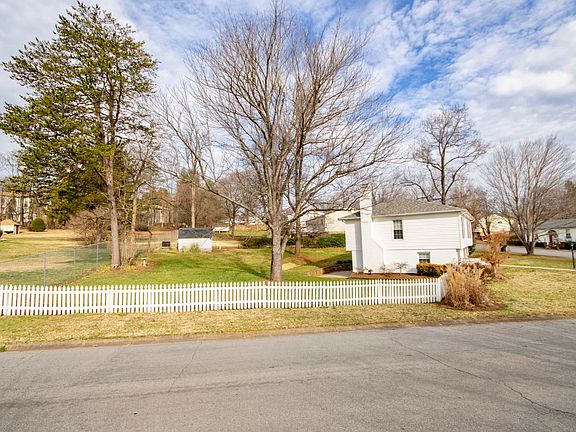 5th image of 3925 Kentland Dr