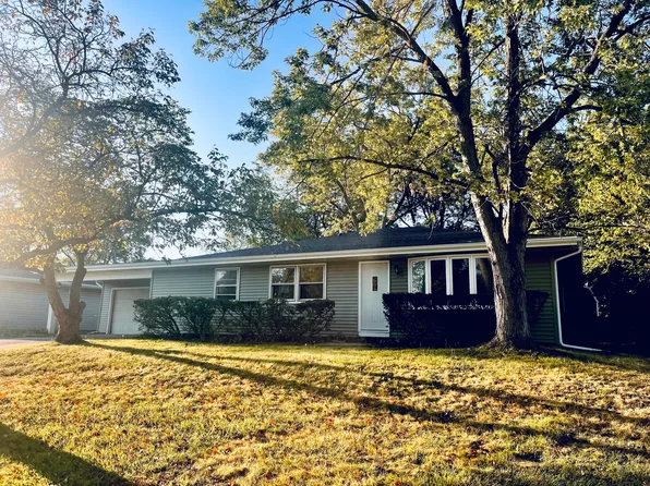 388 Sycamore Dr, Valparaiso, IN 46385