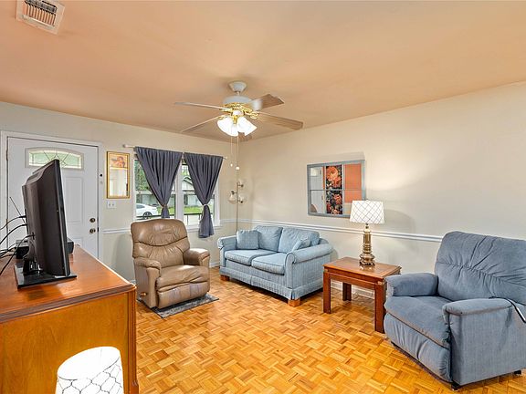 3rd image of 2808 1st St