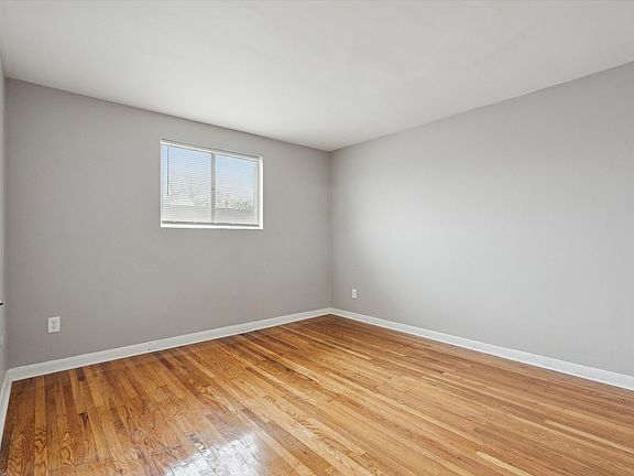 5th image of 7108 Oxford Ave #57