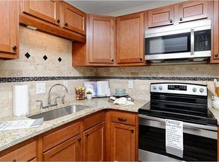 605 Le Clar Dr, O'Fallon, MO 63366