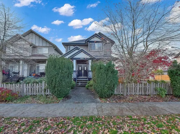 6843 192nd St, Surrey, BC V4N 0Z6