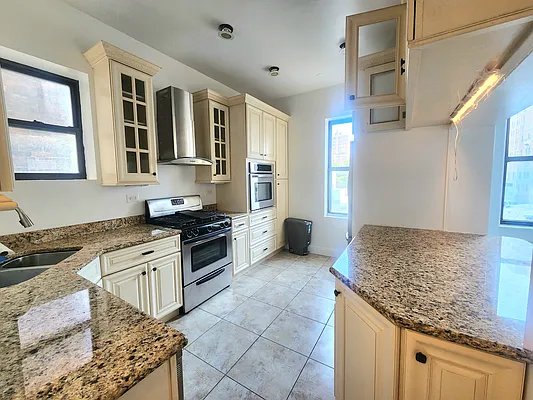 Rented by Oxford Property Group | media 3