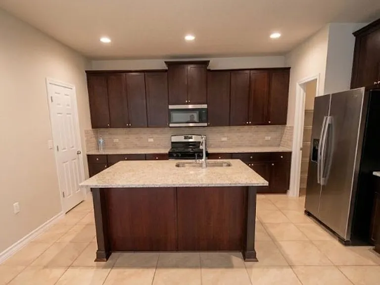 1806 Los Olivios Way — Photo 4